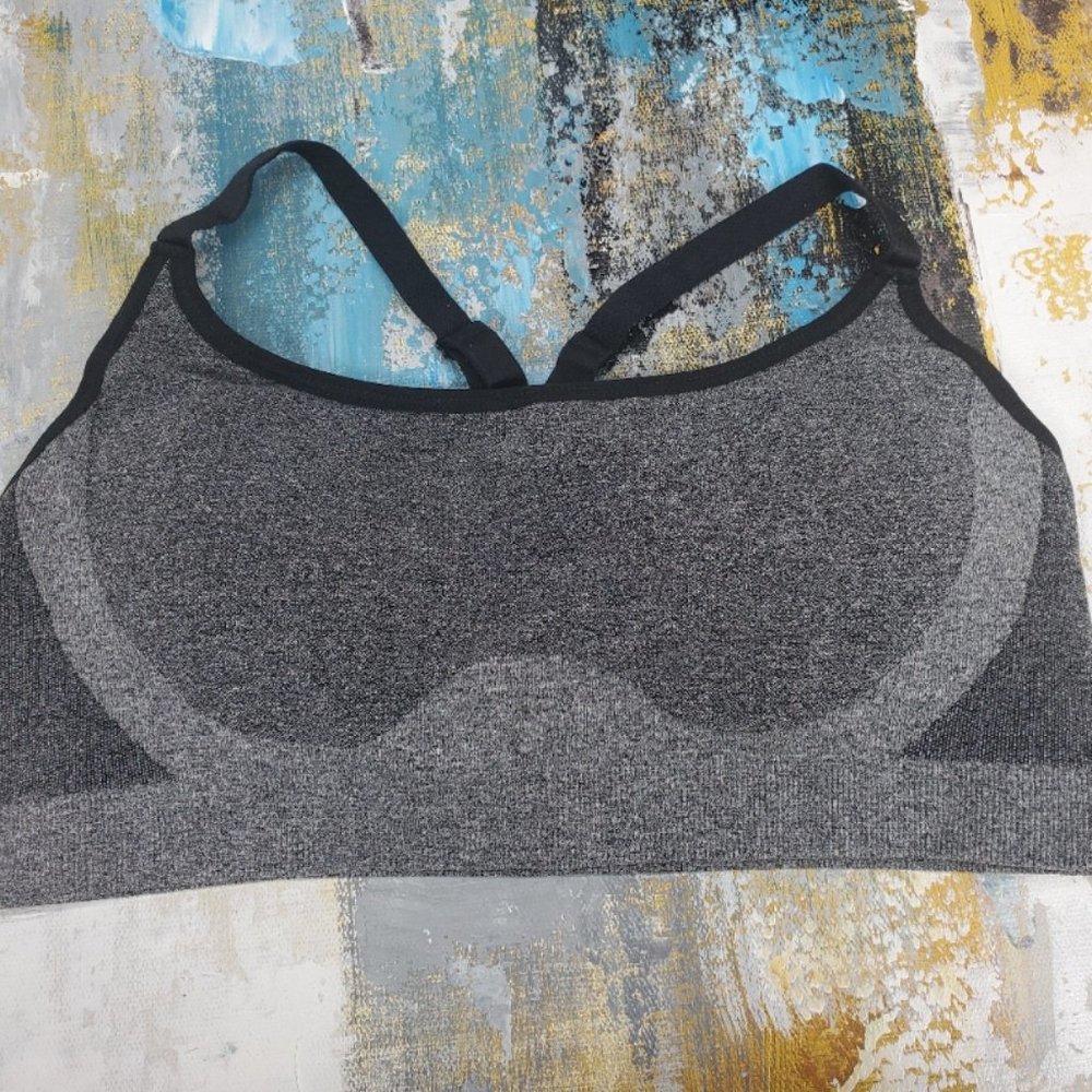NWT Womens Size S Sports Bra